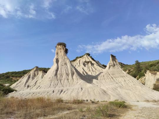 Erodierte Hügel von Komolithi, Attraktion bei Chania Villen (großes Bild)