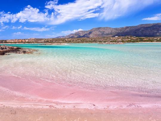 Rosa Sandstrand, Strand bei Chania Villen (großes Bild)