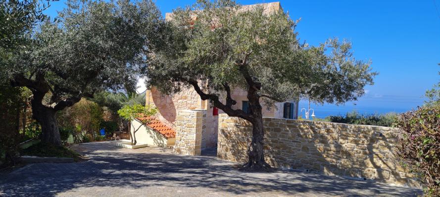Chania villas kissamos villa euphoria path 25 hu6a1fbcb6aae6c61b2f12e7e7db00ee74 956427 0x400 resize q75 box.jpg
