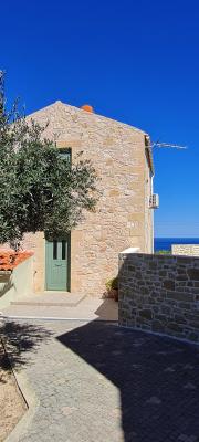 Chania villas kissamos villa euphoria path 32 hu6a1fbcb6aae6c61b2f12e7e7db00ee74 532563 0x400 resize q75 box.jpg