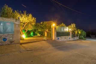 Chania villas kissamos villa happy flow 64 hucea2762dfe551f7cffded1f9ec823165 2963031 320x0 resize q75 box.jpg